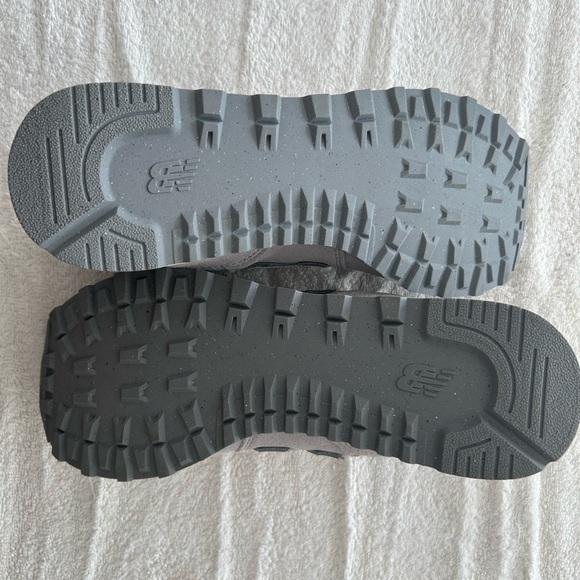 BRAND NEW
Womens New Balance 574 Core - Picture 6 of 6